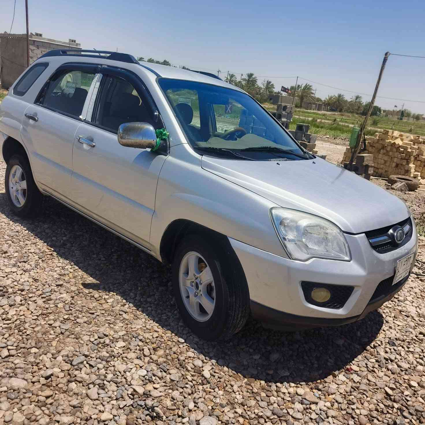 السلام عليكم 

سبورتج 2008
كاملة مابيها نقص 
تبريد وي السويج
بأسمي السيارة تريد مداور تريد وكالة 

مكاني الناصرية الغراف

سعرها75 وبي مجال جية

***********

