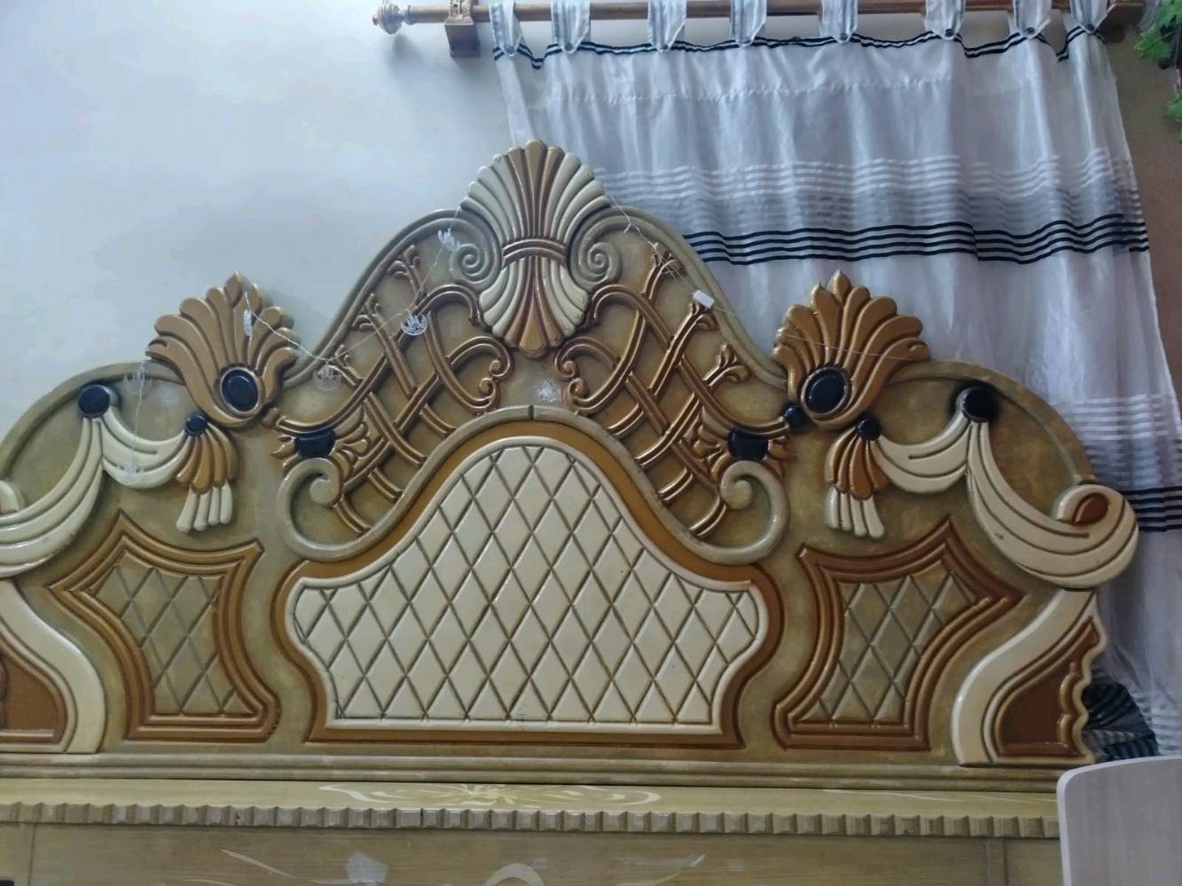 غرفه اخشاب صاج ام  السته الغرفه طابقين نضيفه كلش مابيهه زلغ السعر مليون وميه وبيه مجال العنوان الناصرية مركز