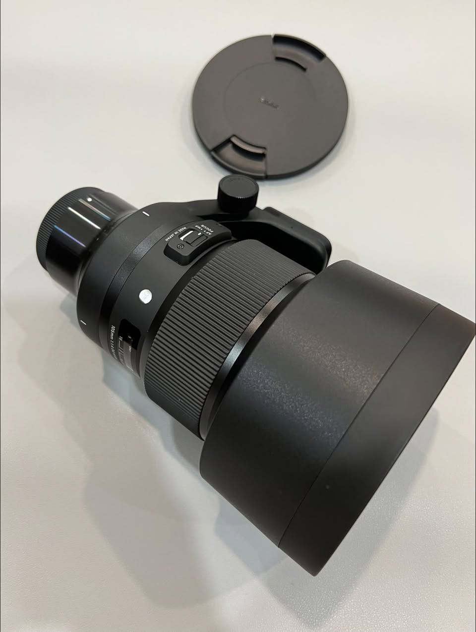 للبيع 

عدسة سكما 105 فتحة 1.4
فل فريم لكامرات سوني 
Sigma 105mm  ART  F/1.4
 
نظافة ١٠٠٪؜ بحالة الجديدة مع الكارتونة

السعر ١,٥٥٠,٠٠٠ دينار 

بغداد / اليرموك

***********

تحياتي
