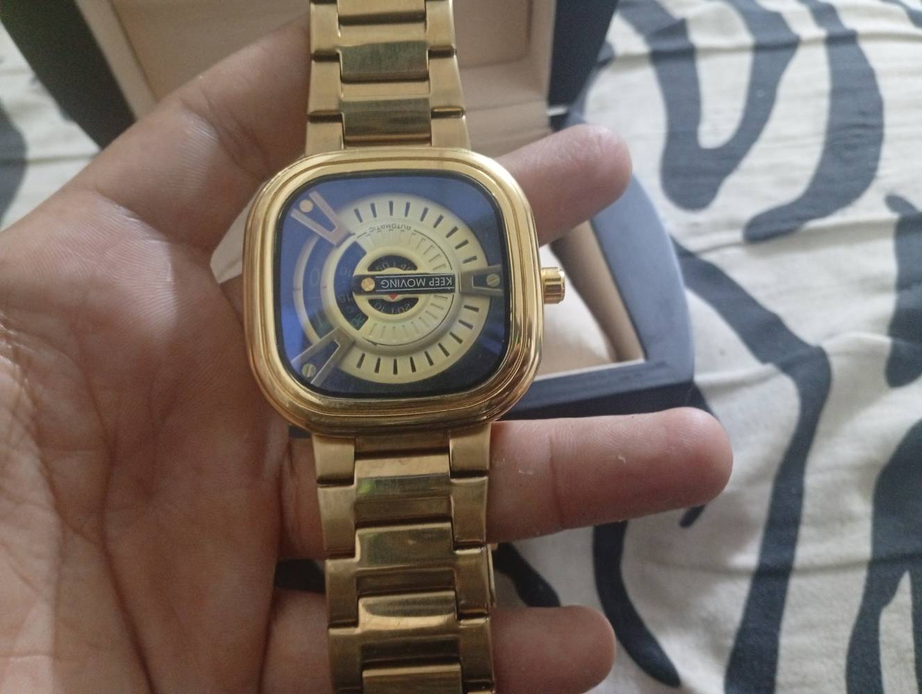 اغراض سيارة • اغراض منزل • توصيل