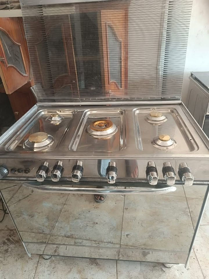 طباخ مصري نظيف جدا للبيع مكان بعقوبه ام الكرفس ‭***********‬
