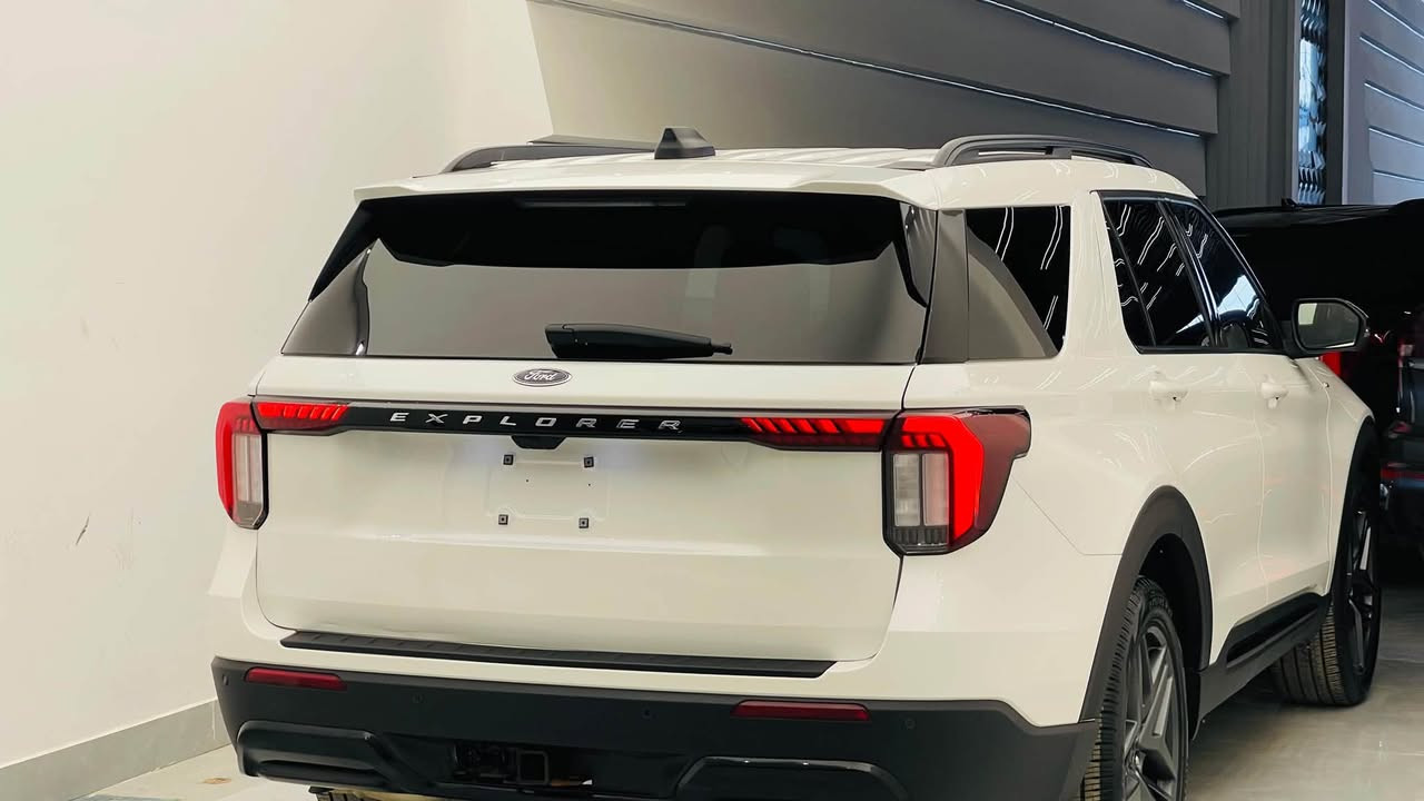 Ford Explorer ST_Line 2025
‎العداد : 7 الف مايل
‎ضرر:  بدون صبغ بس شبر صندوق تعدیل بارد 
‎سیارة تعتبر کلین و زیرو بدون داخل ارباكات سليم✅
‎ بجم و خلفي کبس دعاميات بشرط
1FMUK7KH8SGA90978

‎٤کامیرا 360
‎شاشە کبیر 
‎کیج ديجيتال
‎وایرلیس جارج 
‎بصمة تشغيل
‎بصمة ابواب
(Remote Stat)
‎صندوق شفط كهربائي
‎رادار امامي (تحديد مسار)
‎رادار جانبي (نقاط عمياء)
‎رادار خلفي (التحذير من الاصطدام)
‎شفتات استيرن
‎استيرن تدفئة
‎كشنات جلد و شامو vip
‎كشنات تدفئة+ تبريد
‎هاند بريك بصمة
Auto Stat
Auto Stop
‎حساسات امامية+خلفية
(Navigaton)
‎مانع انزلاق

‎‏‎ مکان سیارة اربیل 
‎‏‎سیارة بدون رقم تترقم شمالي 
‎‏‎‏‎للاتصال والاستفسار
‎اسیاسیل ***********☎️
‎☎️کورك ***********
‎
