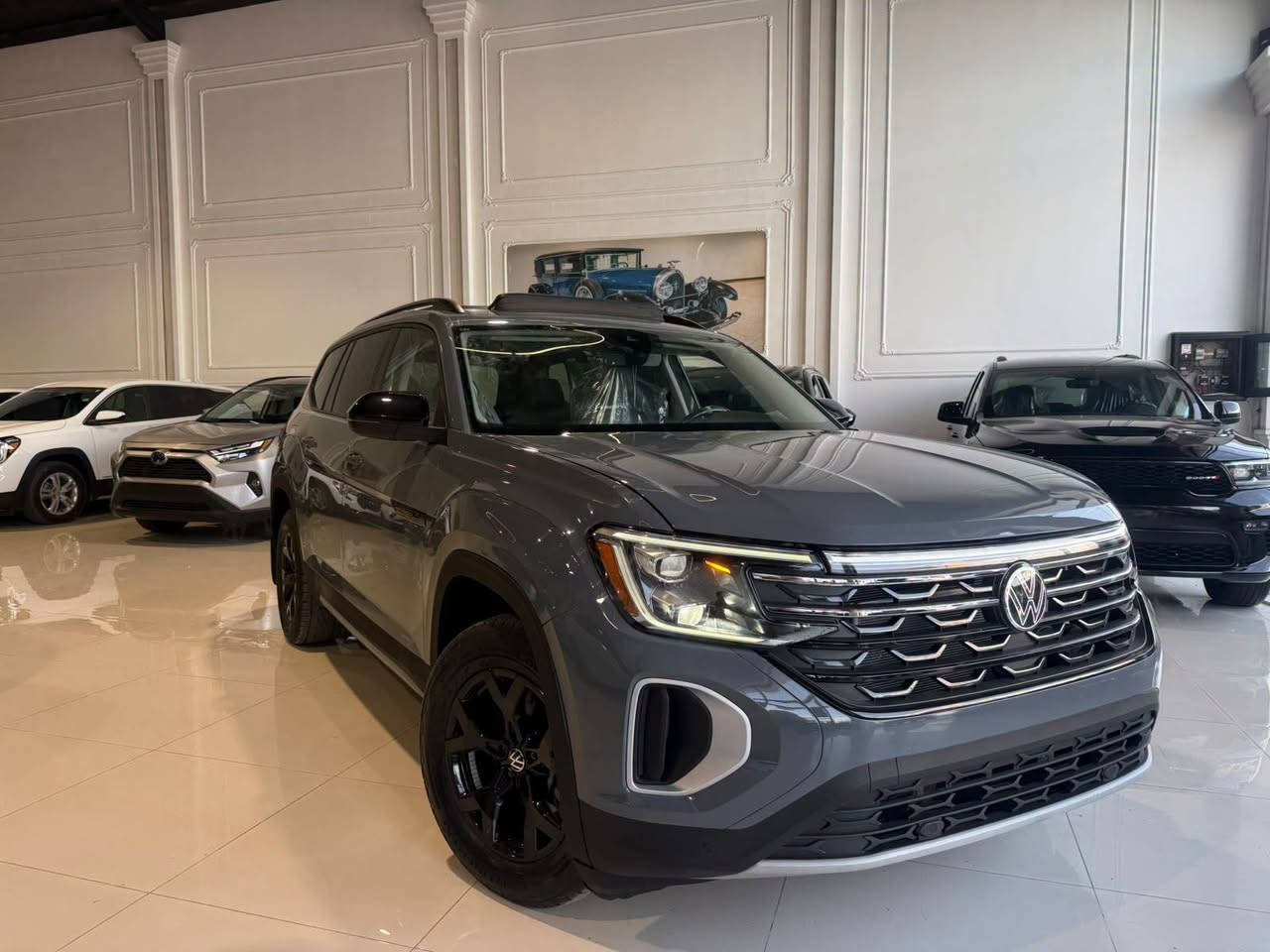 VW Atlas PEAK-EDITION 2025
فولكسواكن اطلس بيك ادشن 2025

وارد أمريكي 🇺🇲
بدون دواخل قطعة وحدة ✅️

محرك 4 سلندر 2.0L توربو 
7 راكب 

فول مواصفات للأخير :
دفع رباعي 4motion 
تايرات جبلية ويل قياس 18 
بانوراما
داخل جلد
إضائة داخلية 30 لون 
كشنات أمامية تدفئة + تبريد + كشن السائق كهرباء
تبريد 3 قطع 
شاشة تدعم Apple CarPlay + Android Auto
شاحن لاسلكي
حساسات أمامية + خلفية 
نقاك عمياء 

ماشية 28.000mi

مكان السيارة أربيل شارع معمل البيبسي

السعر 26.500$

للإستفسار 
*********** إتصال أو واتساب
