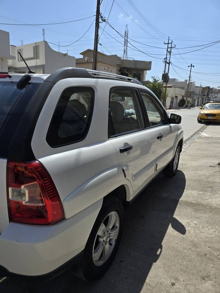 KIA sportage 
موديل 2009
بدون ضربة كلين 
ما بيها ربع مصروف
سنوية جديد لحد 2029
 سقف سلایت 
منظونة غاز و بنزين 
ماشي 150 الف 
ورقە بنزين بيها  
***********
***********

KIA sportage
مۆدێل 2009
بێ لێدراو 
یەک دینار مەسروفی نیە 
سەنەوی تا 2029 تازەیە
سەقف سلایت 
غاز و بەنزینە 
150 هەزار ڕۆشتوە
وەرەقەی بەنزینی هەیە 
***********
*********** كركوك, العراق

