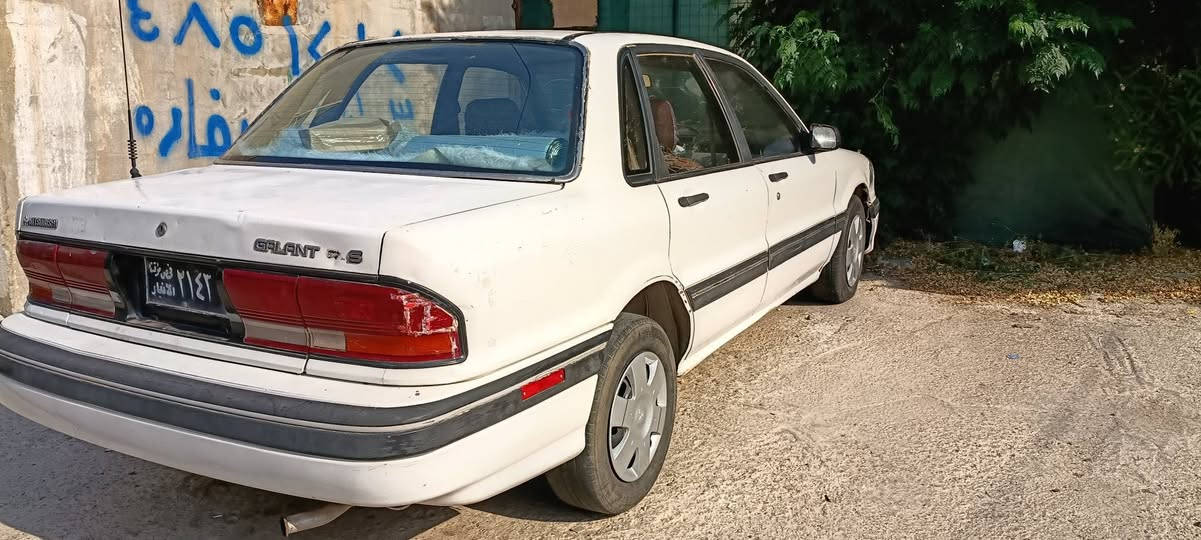 گلانت موديل 1993 ماكينه 63 كابريتر ماكينه تعمير عام كراوه لايت بگلايت  فلجة هةموو مضبوط تةقةو رقه بةشرت رقم سنوي اسلي وكاله بةناوي خومه بشرتي ك گيرو ماكينه اوليات قرداري مةدني  هةمووي بشرت مالي فةقيره سعري 17 قفل 
*********** أربيل, العراق
