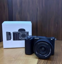كاميرا (Sony ZV-E10 II)  بمستشعر APS-C بدقة 26 ميجابكسل، ومعالج BIONZ ...