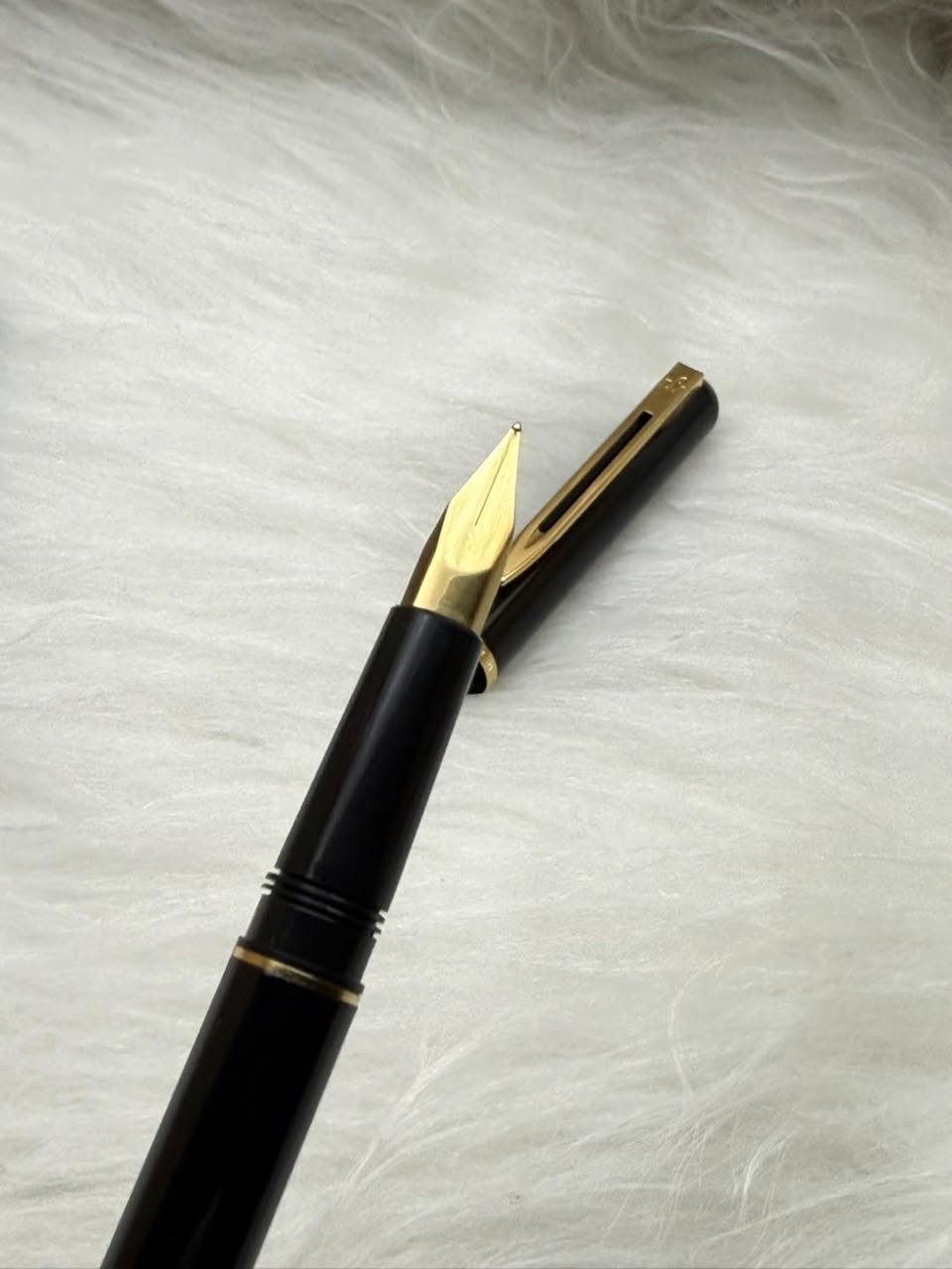 WATERMAN 
سيت واترمان 
 حبر  و سوفت 
فرنسي المنشأ اصلي
ريشة(سلاية) طلاء ذهب
جنكال + حلقات طلاء ذهب 
حجم الخط M
انتاج سنة التسعينيات 
جديد  غير مستخدم 
مع العلبة الاصلية و الكرنتي
للاستفسار المراسله على الخاص او الاتصال بالرقم  *********** 
يوجد خدمة توصيل داخل بغداد و محافظات #بغداد #محافظات
