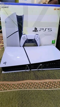 Ps5 سلم اوربي  1 تيره نظيف مداخل اي صيانه ويا جوستك.. ووملحقاته الاصلي...