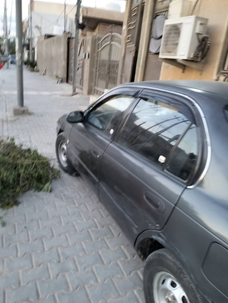 السلام عليكم كورولا 93 .للبيع مناقصهه شي تبريد شغال بيهه تنقيص دهن بس قليل كلش مكينه ناعمه متسمع صوتهه بيهه ضربتين خفيفهه ممصلحهن  متوكفك بشارع ترايك وين متريد .عارضهه 47 المكان كربلاء.. المراسله او الإتصال ***********
