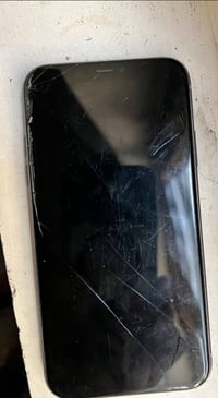 آيفون ١١ • ٣٢ جيجا • حي الخضراء