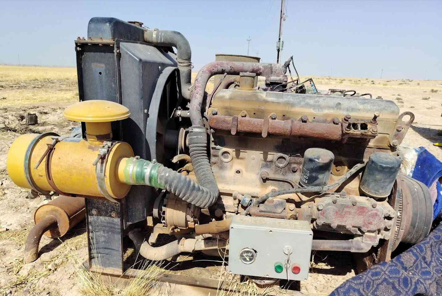 محرك افيكو 6 سلندر للبيع 
دينمو 75 كيڤي
مشغل عليه بيرين غطاس 40 حصان

جاهز للتشغيل مابي اي خلل
مع بطاريات كامله
للاتصال ع رقم  واتساب ***********
@ااجميع
