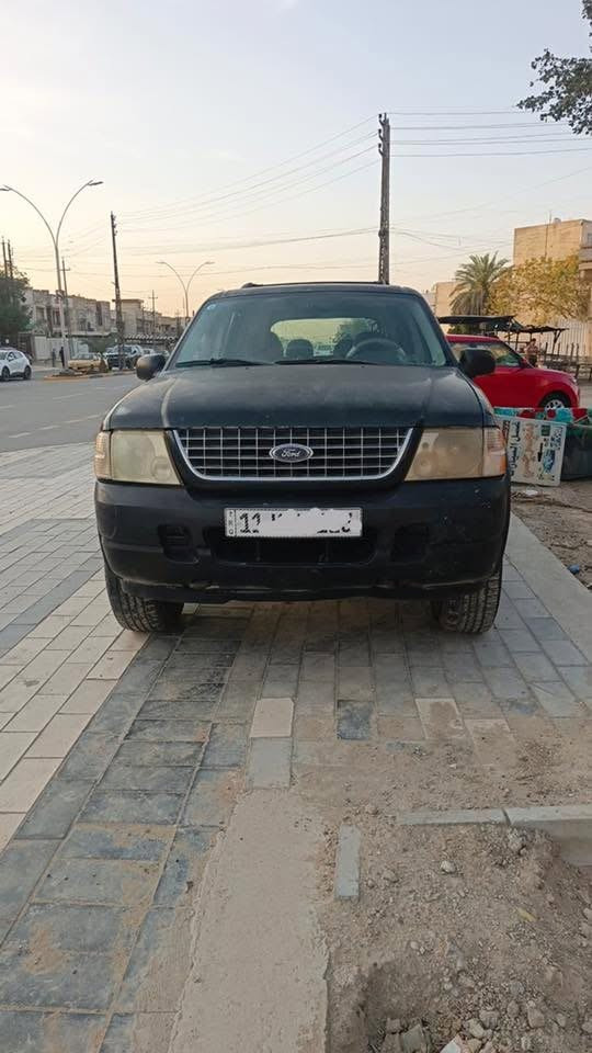 فورد اكسبلور 2004 
بأسمي رقم انكليزي محرك بلادي لاصرف ولاتبخير السيارة موجودة في بغداد 
رجاءً بس الشراي يتصل 
***********
