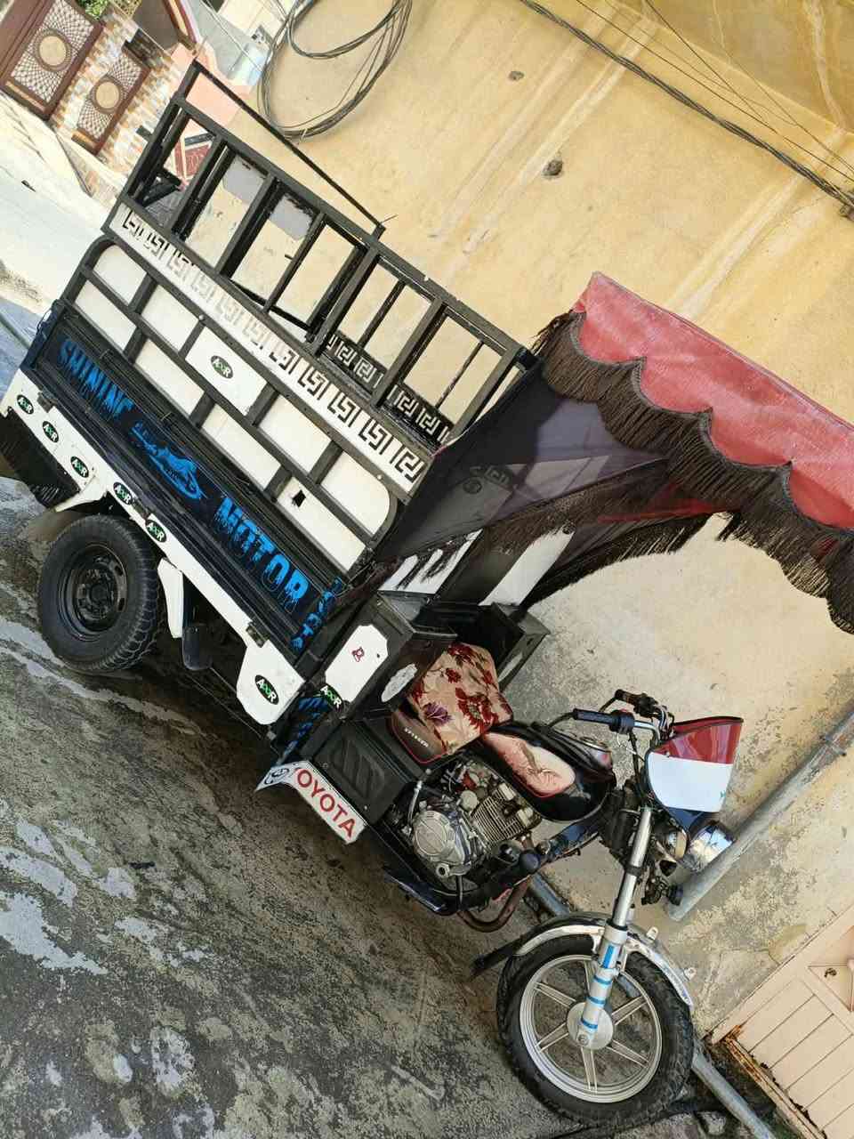 ستوته للبيع موديل 17 محرك 200 شرط ستوته نضيفه مكاني موصل جانب اليمن السعر 1350 بيها مجال ***********
