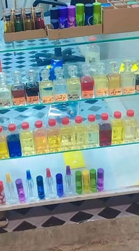 جان عندي محل مال عطور وفلشو اسواك وعزانه والقراض جبتهن البيت ضميتهن ور...