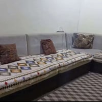 تخم ديوان ٨ مقاعد نضيف سعر ١٠٠ بدون فرشات والكوشات للتواصل ٠٧٧٥٣٨١٥٤٥٣...