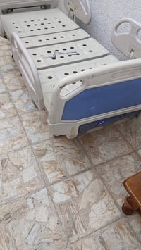 سرير مريض • ٣ حركات • للبيع
