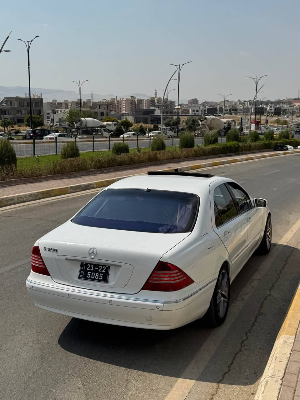 مارسیدس خەواص S500 - V8مۆدیل ٢٠٠١ ، دەرگا لارج ، فول مواسەفات ، سڵایت ، پەردە ، دەبڵ جام ، پێش و دوا حاسە ، شاشە ئایپاد ، كوشن جلد و هیتەر و خەزن و سیاحی ، دەبڵ و چوپەكانی ئیشەكات ، گێر و مەكینەی بەشەرت سەوت و بوخار و بێ كرانەوە ، پێش و دوای چركەی نیە ، كامل كارەبای هەمووی ئیشەكات ،كۆدی هەیە باركۆدی وەرگرتووە ، لێدراوی نییە ، ٦ پارچە بۆیاخە ، سەقف و شانی بۆیاخ نیە ، لە سلێمایم موشتەریت تێل بكە لە خزمەتام جوابی نامە نایەمەوە هەموو شتێكم نووسیوە لەگەڵ ڕێزم
سعر ٥٨ گەڵا - *********** السليمانية, العراق
