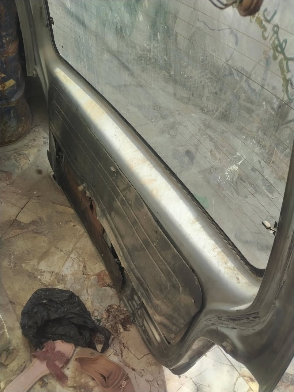 السلام عليكم غراض بريجو للبيع الجنطه ب١٥٠ فقل كامله ونضيفه ومرتبه الصطاب اكسن الزوج ١٢٥ كامل الشراي بي خير ويدلل مكاني نجف ***********
