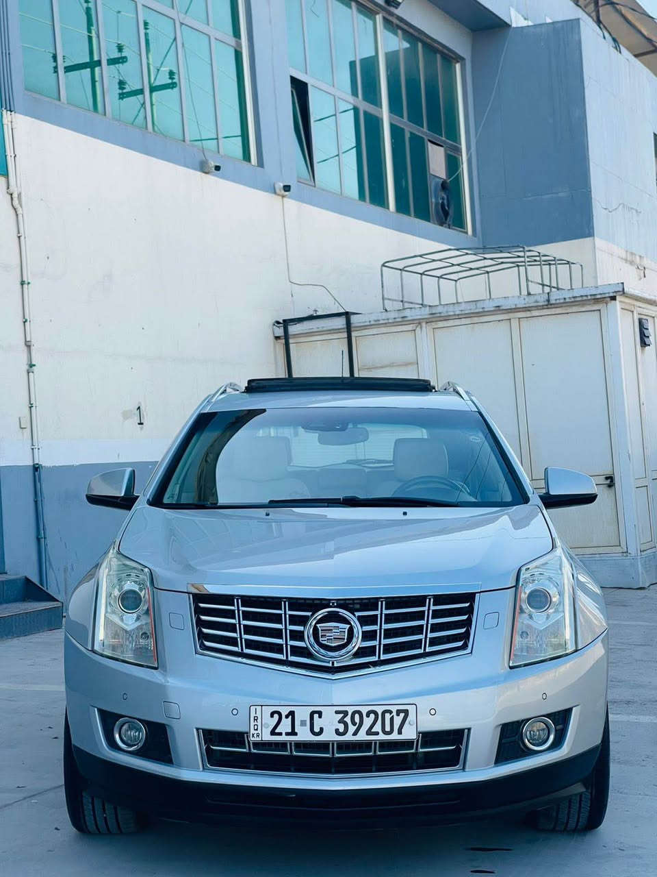 كاديلاك SRX • ٢٠١٣ • ٩٨ الف كم