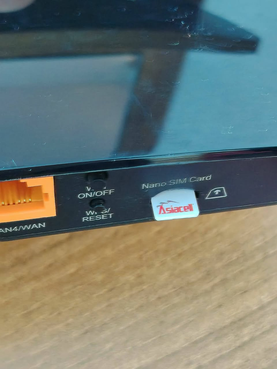 🔥 راوتر TP-Link Archer MR200 (شريحة 4G) - بحالة الجديد! 🔥
​
​دعم كارت السيم (4G LTE): يشتغل على جميع الشبكات (آسياسيل، زين، كورك).

​بث مزدوج Dual Band (AC750): ترددين (2.4GHz و 5GHz) لتغطية قوية وسرعة تصل إلى 750Mbps بدون تقطيع.

​
​التفاصيل:

​الحالة: مستعمل شهر (بحالة جيدة وبكامل ملحقاته وكارتونه).

​السعر: 75 ألف دينار.

​🚚 يتوفر توصيل لكافة المحافظات.
📞 للتواصل والطلب:
 ***********
