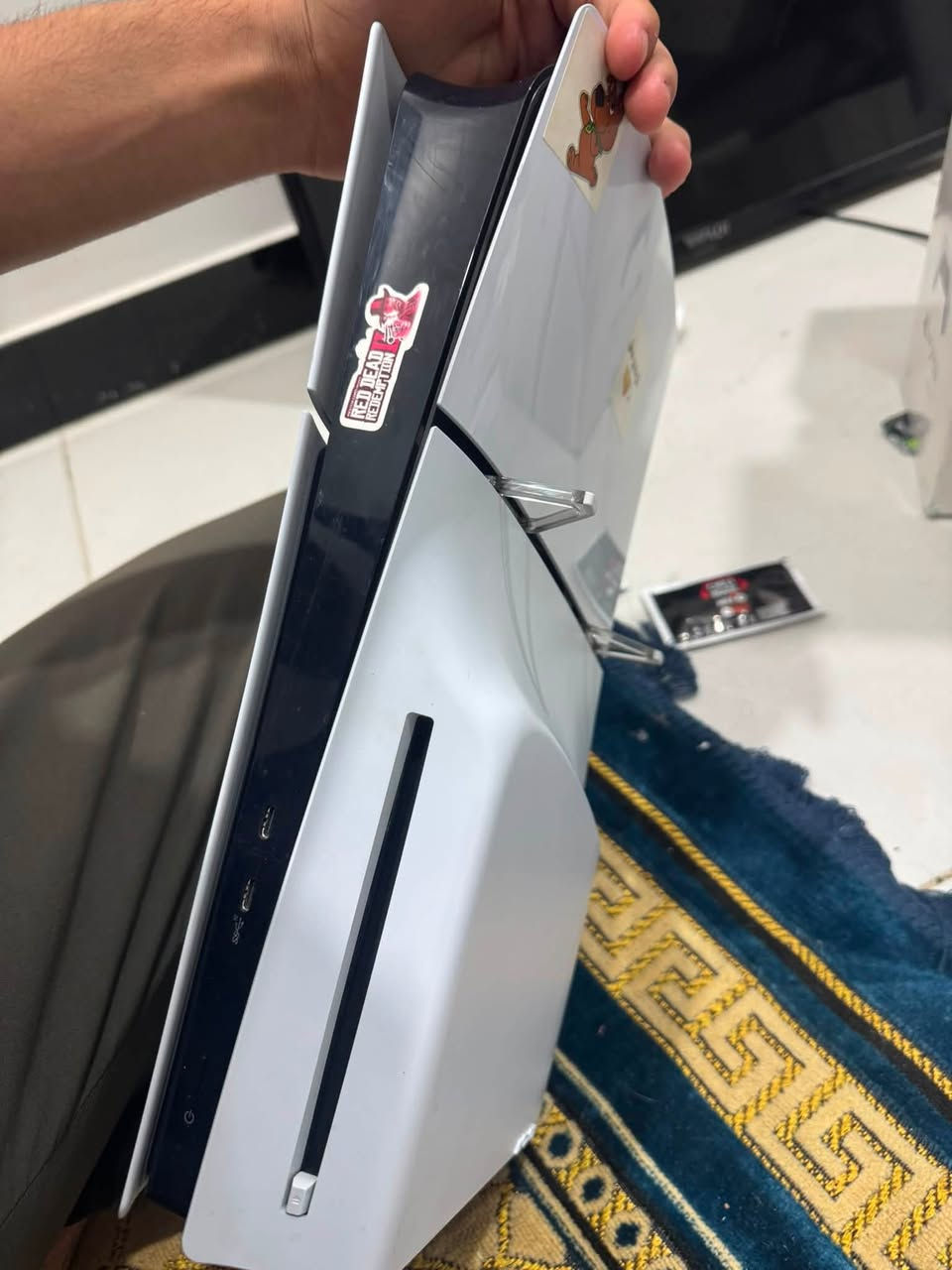 Ps5 slim 1tb ممفتوح جهاز نضيف والصور والفحص يحكم كل ماحقاته الاصليه موجوده اليده الاصليه مالته ممستعمله لان جنت العب ماوس وكيبورد ومحتاج فلوس اريد ابيعه لان جاي ادرس طب ابيع كامل هوه و العابه السعر825 مكاني الاعضميه
***********
