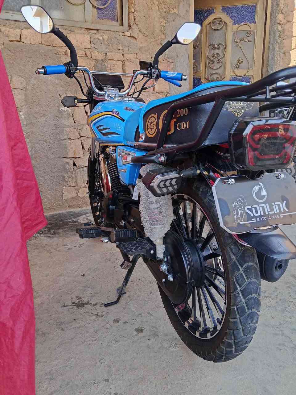 سلام عليكم 

دراجه سونك 26 ضاغطه وزنجيل ماشيه 3000

دراجه نضافه كدام العين

للبيع ويرهم مراوس حسب القناعه 

وصلت مليون 75 عندك زود حياك الله 

المكان الانبار القائم سعده 

الرقم ***********
