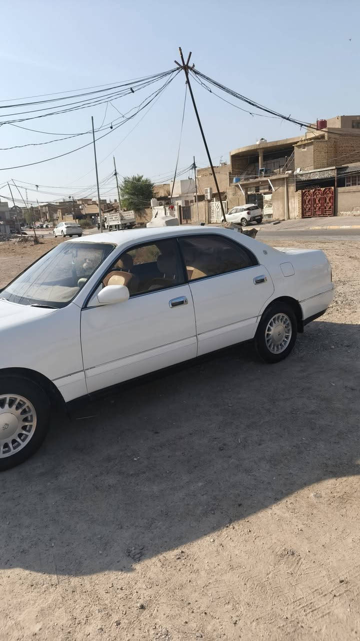 السلام عليكم سياره بطه موديل 92 كفاله من الصبغ والكصه والنقل جثه كفاله عامه ايدك والسونار السعر 65 الرقم ‏‪***********‬‏
***********
