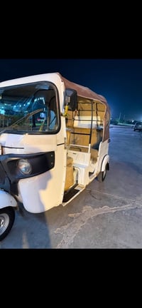 تكتك موديل 20 رقم وسنويه السعر 6300 وبيها مجال مكاني بغداد الشعله   وا...
