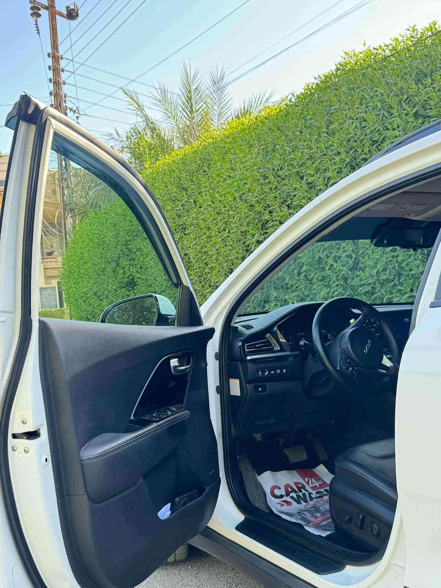 كيا نيرو هايبرد ٢٠٢٢
السعر ١٣٨
ماشية ٦٨ الف 
مواصفات تورنگ اعلى مواصفات للاخير  فول‼️
حادث موضح بالصور 
مكانها كربلاء ، باسمي تحويل ثاني يوم

تواصل فقط على هاتف ***********

