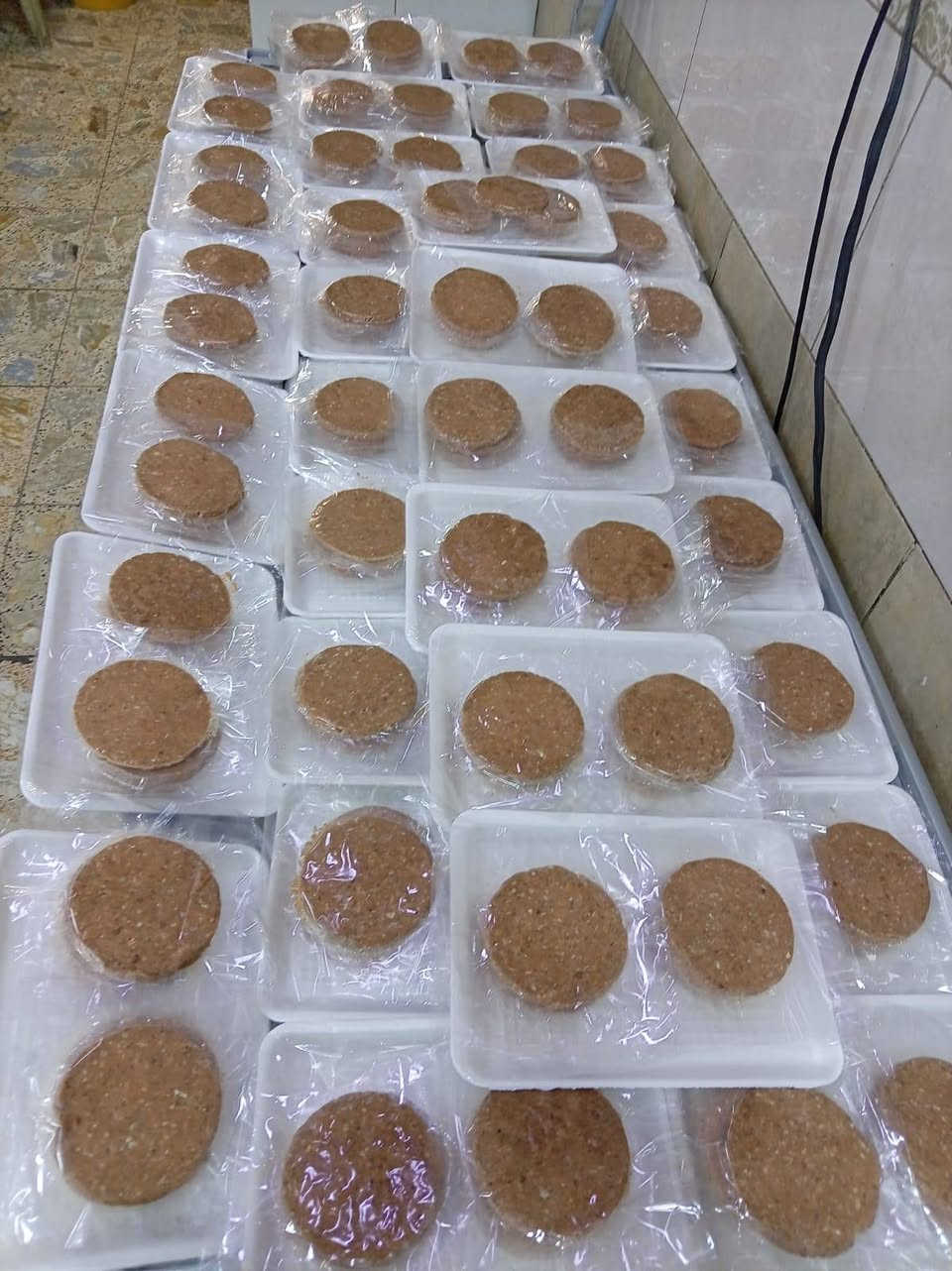 لحوم ومشويات عباس الكصاب همبركر لحم درجة أولى شغل ادينه يوجد توصيل داخل الزعفرانيه
***********
