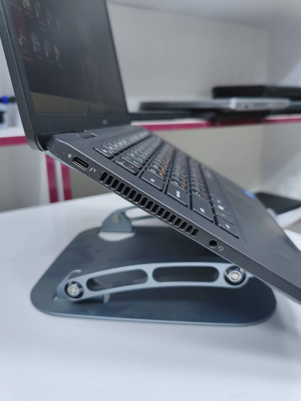 Dell Latitude 7320 • i5 الجيل 11 • 16GB/256GB SSD