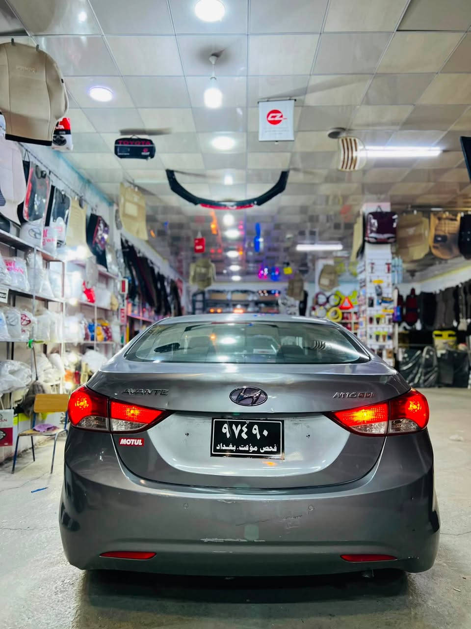 هۆندای ئافانتی براوە براوە 
رەنگی نەوتی
کامل مەسروف کراوە
ڕۆنی گێر و مەکینەی دو رۆژە گۆراوە رۆنی مۆتلی تێکراوە
برێکی بەستراوە
سارد و گەرمی مەزبوت کراوە
ئیستۆپی دوای بەستراوە
باتری دو رۆژە بۆی گۆراوە
١٧٠ هەزار ڕۆشتوە
کامل ناو مەکینەی پاک کراوەتەوە
سەیارەکە دەعم و لێدران و سقەف و کەڤەر بەشەرتە
سیستەمی ئیکۆیە
ئاوێنە ئیشارەتە
کامل ئەشیای ناو سنقی لەگەلە
دو جوت تایەی لۆکی لەسەرە
دیلکۆ لێدانی بەشەرت نیەتی
ناو مەکینەی زۆر زۆر پاکە

سەیارەکە زۆر خزمەت کراوە زۆر پاکە

نرخی ٤٨ گەلاو کەمێک مەجال
موشتەریت تێل بکە جوابی نامە نادەمەوە

***********
