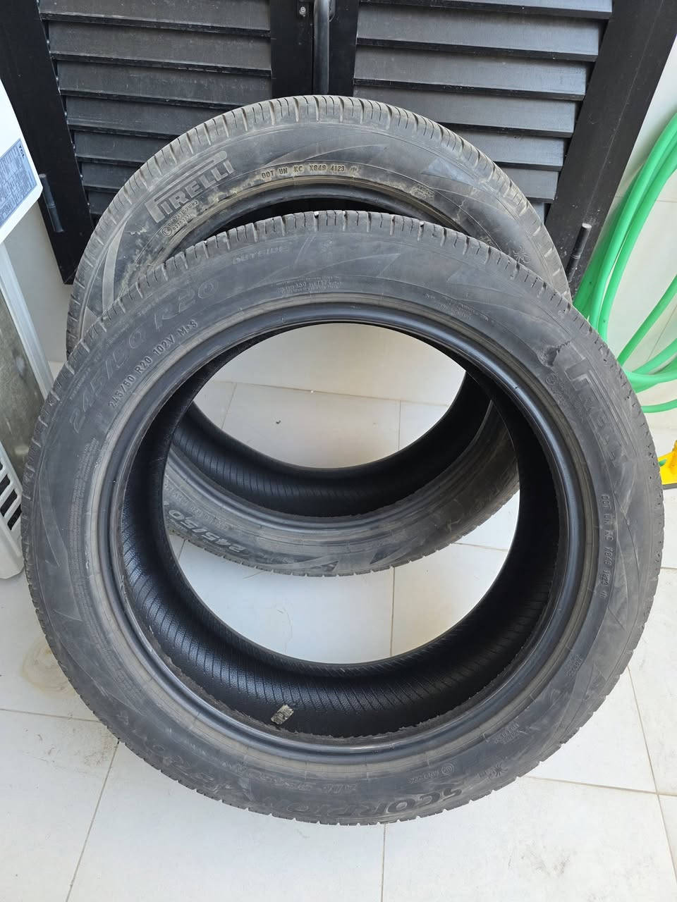 زوج تايرات تيلورايد مستعمل
السلام عليكم زوج تايرات تيلورايد مستعملات النوع بيرلي Pirelli القياس 245/50 r20 
السعر للزوج 100 وبي مجال بسيط
***********
