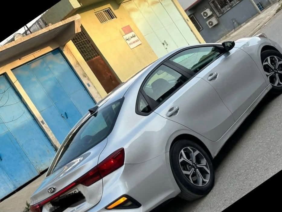 السلام وعليكم كيه فورتي 2020 سياره مال بيت ربع ماتصرف عليها محرك 2000دوش المرغوب كير At المرغوب ضرره موضح في السونار طغم جديد تايرات جديد سعره ١٢٠ وبيها مجال للطيبين للستفساره واتساب ***********
