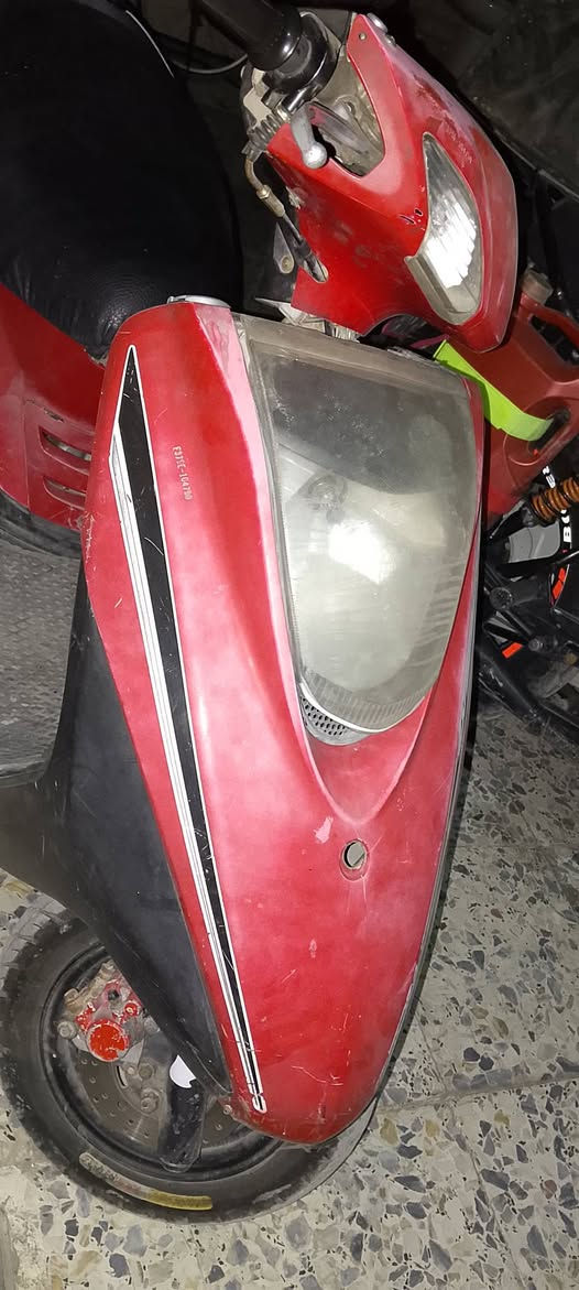 سلام عليكم دراجه ابريز للبيع مجفته  قبل شهر ونص جفتته الدراجه محركه صوته ناعم عبالك طافيه.. سعره 450بيه مجال قليل كلش مكاني بغداد الامين الثانيه.***********
