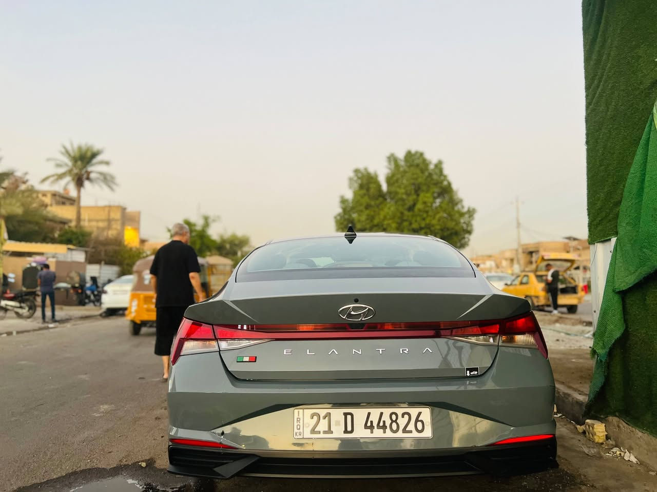 النتره  لون سمنتي المميز.  موديل 22   امريكي 2000 دوش جميع يرباكات سليمه مرفوقه  جميع تفاصيل بلمنشور موصافات نص فول + معروفه مواصفات  النص  كامله مكمله من كل نواحي وشوفه عينك  مكان السياره بغداد 

***********
