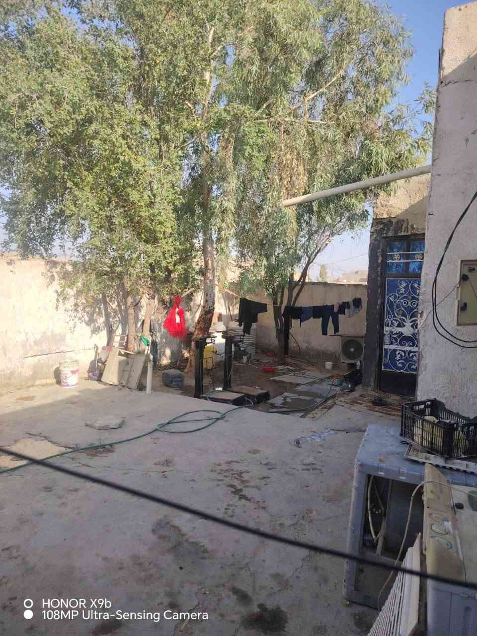 سلام عليكم بيت لبيع بنهروان مقابيل نازحين خط ثاني  بيت في غرفينين و صاله  متخل وستقبال وحوش حديقه   مي كهرباء سحب ستفسار تصل علا ***********
