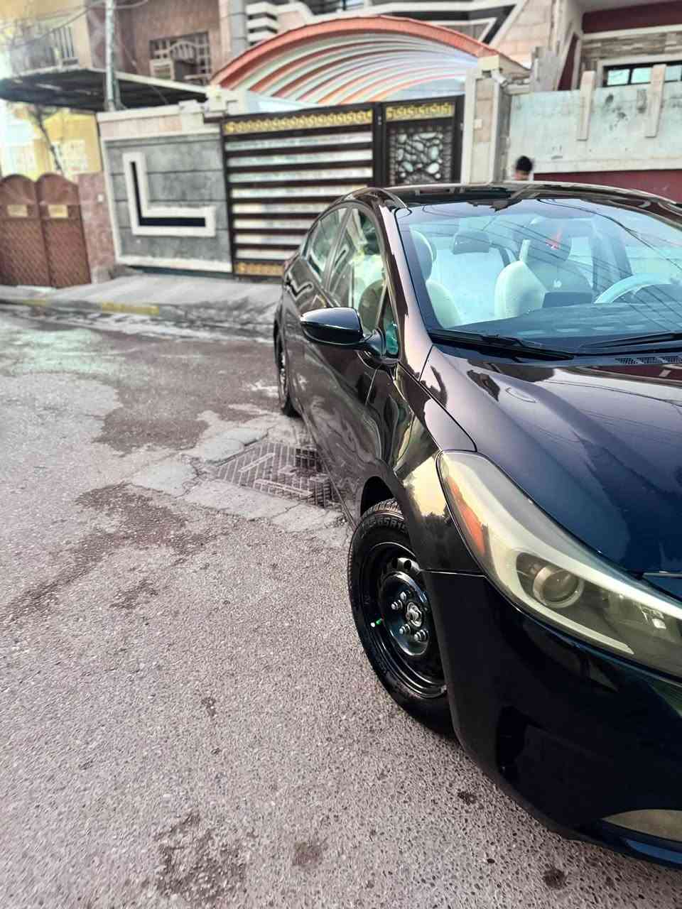 السلام عليكم
من رخصة الادمن كيا فورتي 2017 وارد أمريكي حادثها ربع قبق جنطة بدون دواخل مكينة 2000 دوش السيارة جديدة تخم تاير جديد و باتري جديد كير مكينة مكفولات  رقم بغداد أنكليزي السعر 103 وبيها مجال حك الجية عنوان بغداد الأطباء على خدمي المطار والاستفسار على الرقم ***********
