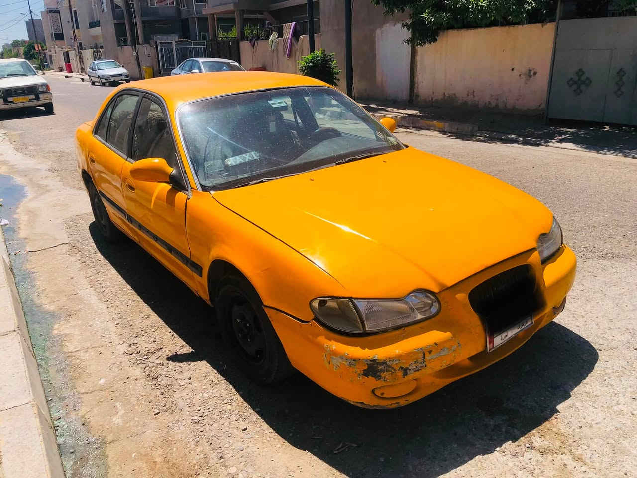 سلام عليكم سيارة هونداي سوناتا تكسي للبيع أو للمراوس 
كير ومكينه جديد شرط تحويل وكاله موديل 1999 رقم كركوك 
سنويه عظم عاج سعر 22 وبي مجال الشاري يخابر ع الرقم ***********
