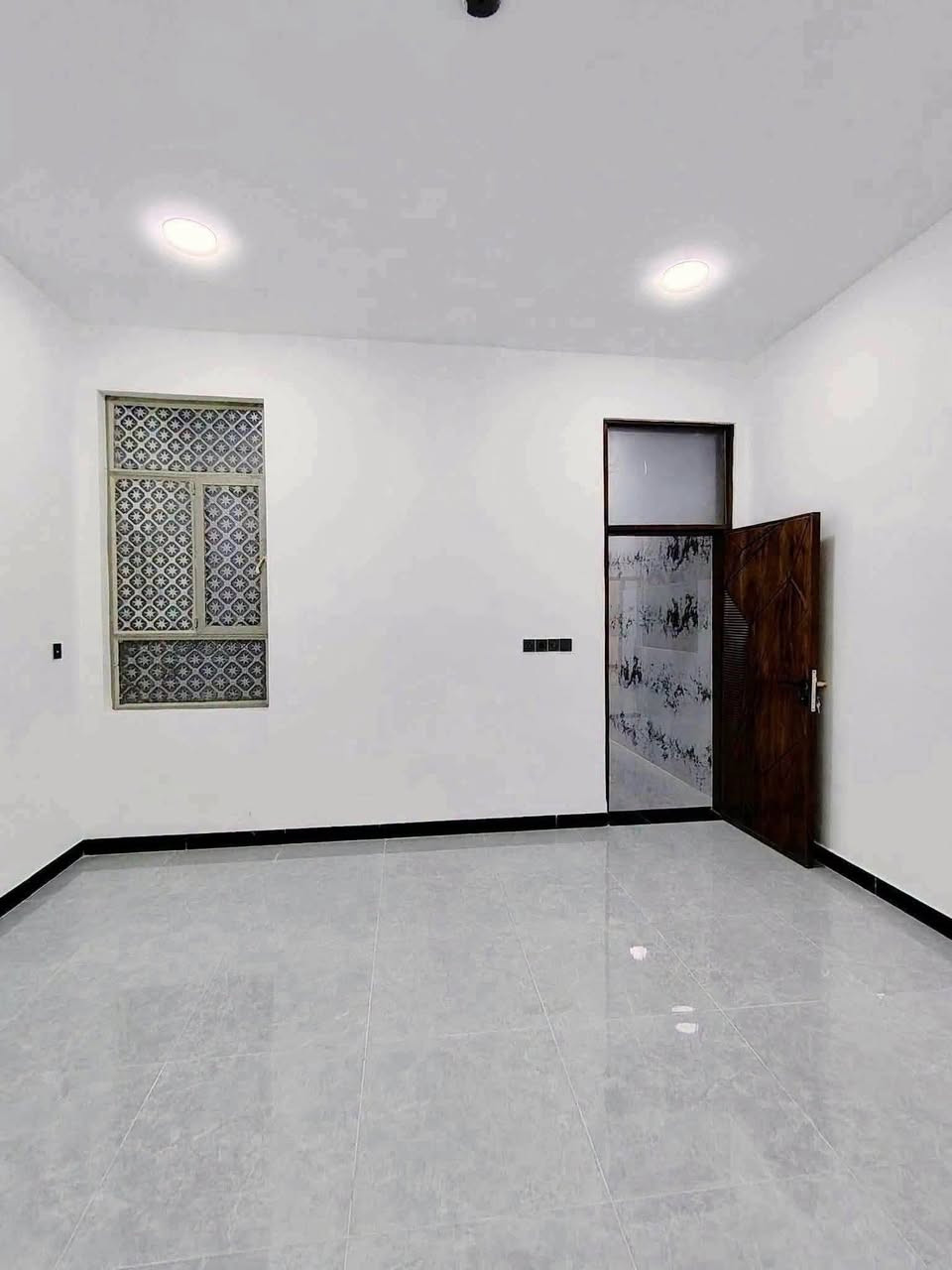 بيت 100 واجه 5 م نزال 20م متر للبيع بناء حديث درجه اولى 2026 حي الزهراء شارع 17 طابو زراعي سند 25 السعر 122 مليون 
***********
