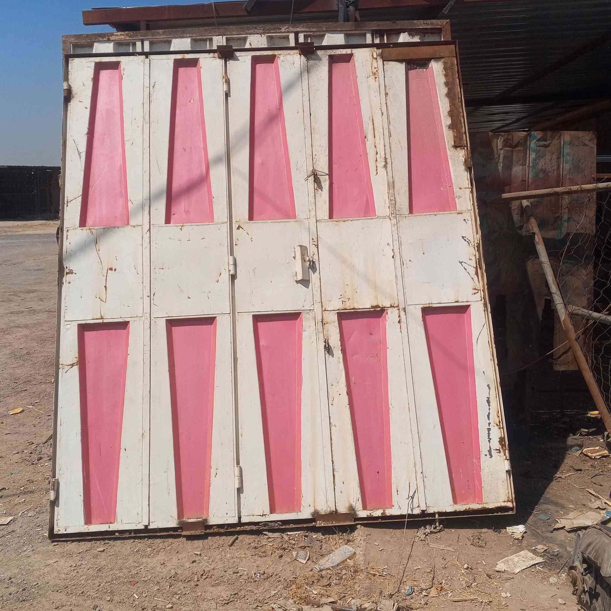 بيبان دفتري مستخدم  لبيع العرض 230 لارتفاع 265  حديد ثقيل درجه اولى مكان بابل  شوملي ***********
