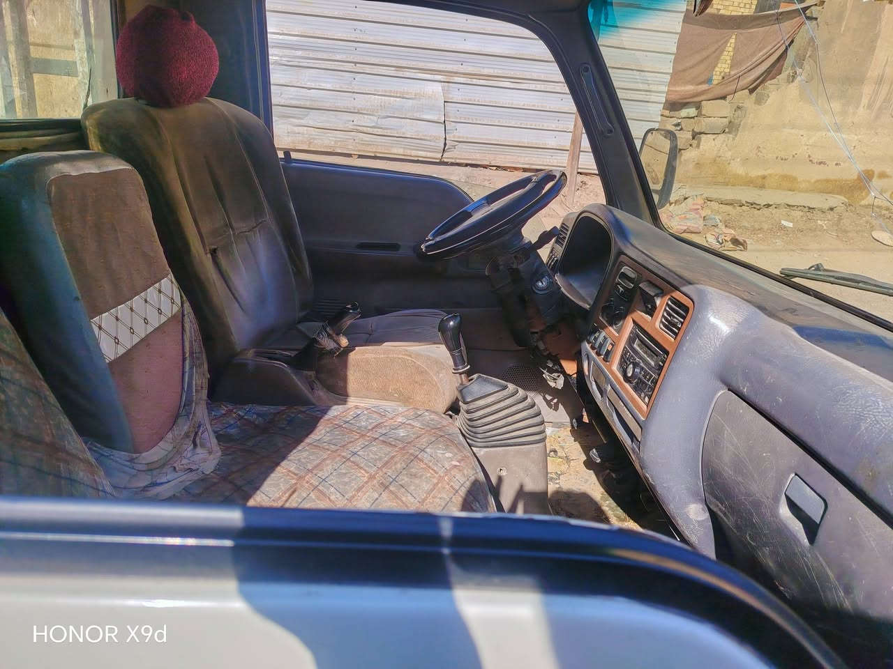 السلام عليكم كيه فونتيره رقم بغداد مشروع وطني موديل 2000 السيارة شاصي مكفول مكينه جديد تخم تاير حداديه جديده السعر 45بيه مجال مكاني ناصريه شطره الشراي يتصل ***********
