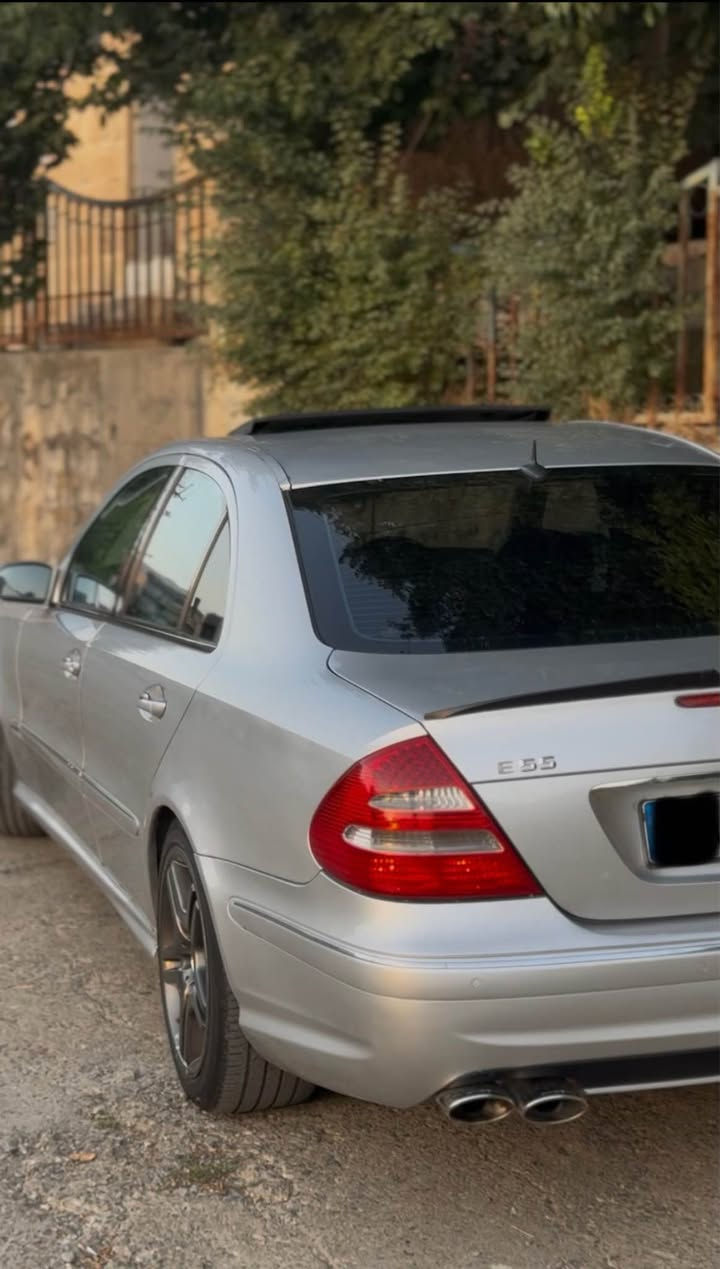 e class V6 
مەنەفێست ایبراهیم خەلیل قەپات مواسەفات موسو براوە بەشەرت تەقەو رەقە گێر مەکینە بەشەرت چرکەو ١٠٠ بکوژە تەبرید سارد گەرم مەزبوت هەیکەل بیلاد AMG سیارە نمونەیە کارەباتی هەموی بەشەرت ABSبەشەرت سەقفو حیزام بەشەرت
سەوداش دەکەم بە سیارەی مودیل نوی 
*********** أربيل, العراق
