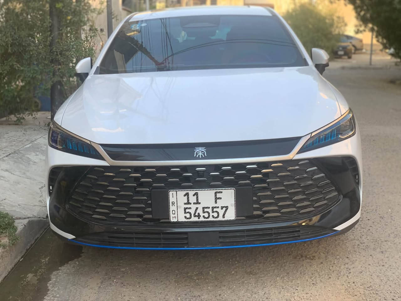 بي واي دي كن بلاص فول مواصفات اعلى فئة فتحة ١٣ كامرة رادارات ركن ذاتي ويل كروم كفالة عامة على وظع الشركة ماشية ٨٠٠٠ بيهة اظافات دوشمة ودوشمة ارظية وباقي الاظافات الخارجية كدام العين واظحة بلصور 
مكان الاعلام 
***********
