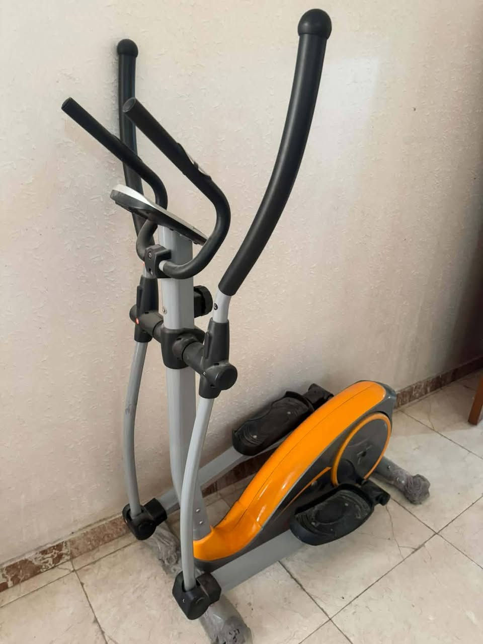 اجهزه لبيع البنسكل  ١٠٠ الجري يحمل وزن ١٢٥ السعر ١٥٠ الجهازجري الجبلي يحمل وزن  من ١٥٠ الئ ٢٠٠ السعر ٣٥٠
