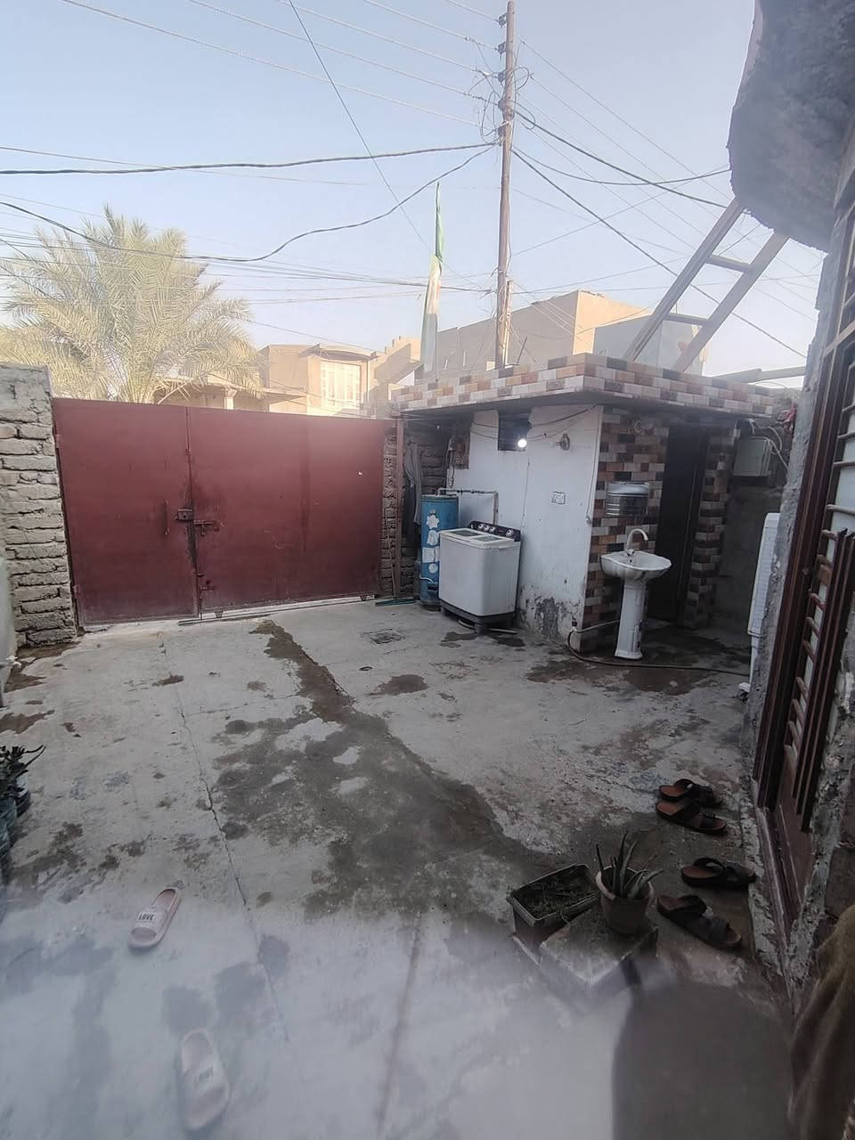 بالقسط 
بالقسط 
🏠 فرصة استثمارية مميزة من مكتب الصفاء للعقار
على بركة الله، اليوم عدنا عرض مميز للاستثمار في حي الشهداء:
📍 الموقع: حي الشهداء
📐 المساحة: 120 متر
💰 المقدمة: 40 مليون
💵 القسط الشهري: 750 ألف
السعر الكلي 72 مليون
قابل للتفاوض
🏗️ البناء: بحاله جيده 
تفاصيل الدار:
▪️ الطابق الأول: غرفة + صالة + موزع + مطبخ
▪️ الأرضيات: سيراميك
▪️ الطابق الثاني: هيكل
📌 نظام القسط: إيجار بالشراء
الجاد بالشراء والاستفسار أكثر، مراسلة الرقم الموجود أو زيارة المكتب.
📍 مكتب الصفاء للعقار – حي الإفراز
📞 ***********
عندك عقار للبيع؟ مستعدين لترويجه.

نص مكتوب في الصور:
- مكتب الصفاء للعقار