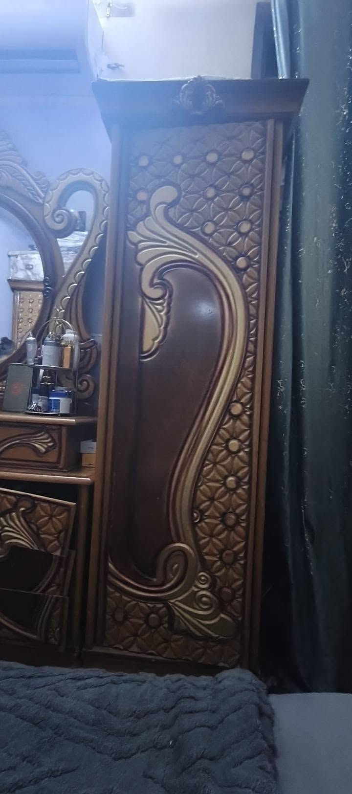 غرفة نوم عراقية للبيع ٦قطع
عوزها بس تصليح سجج مال جرارة
بغداد العبيدي الشهداء الثالثة قرب ابن خلدون 
***********
سعر ٧٥٠ ألف وبيها مجال
