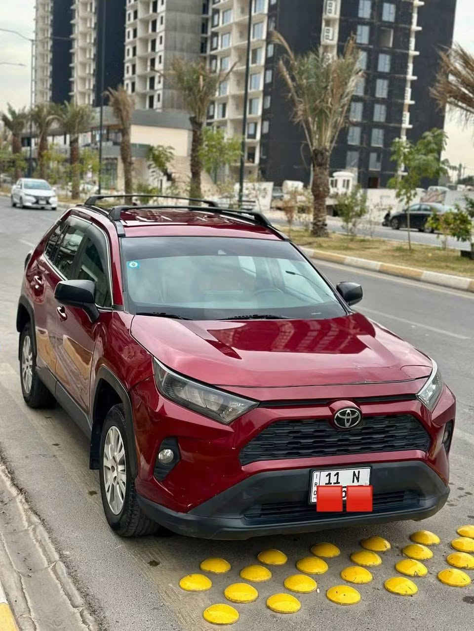 السلام عليكم 
رافور  2019  فئة LE وارد امريكي نضيفه جداً
حادثها فقط بارد كما موضح بل سونار مرفق في المنشور 
السياره مستوردها على ايدي من 2020 الى حد الان يمي 
للاستفسار على هذا الرقم *********** 
السعر 182 وبيها مجال 
مكان السياره بغداد العامريه
