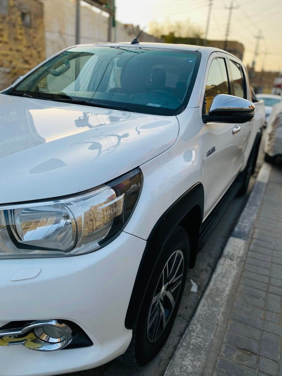 بيكب دبلو 
مديل ١٨
كاز
كير وتو ماتيك
ويل ١٧
كامرة خلفية
شاشة كبيرة
مرايات شفط
اشاير بلمراية
تبريد خير من الله
رقم اربيل الجديد*********** البصرة, العراق

نص مكتوب في الصور:
- مركز مرتجي ضربة - صبغ - تبديل الاسم نبيل محمد الناظم المحافظة اربيل رقم السيارة ١٨٦٧٨٩ المبلغ الطخات + الدهانات تون العيني ملاحظة : المكتب لا يتحمل المسؤولية اطلاقاً عند خروج السيارة من المكتب غير مسؤولين عن فحص الشاصي ***********72 286 8010 البصرة - القبلة