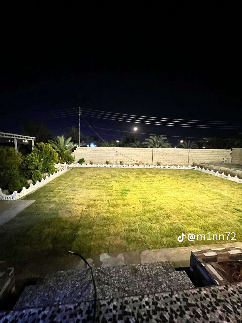 شغل حدايق مقرنص صبات اي شي

نص مكتوب في الصور:
- شغل حدايق مقرنص فرش زميج
- شغل مرشات الاستفسار
- ***********
- @m1nn72